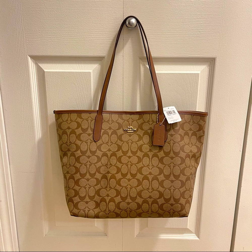 Coach Large Signature Tote
